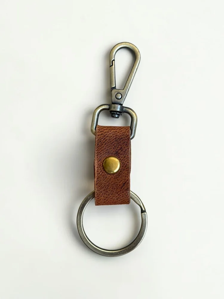 Compact Leather Snap Hook Keychain (Image 3)