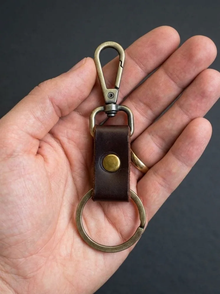 Compact Leather Snap Hook Keychain (Image 2)
