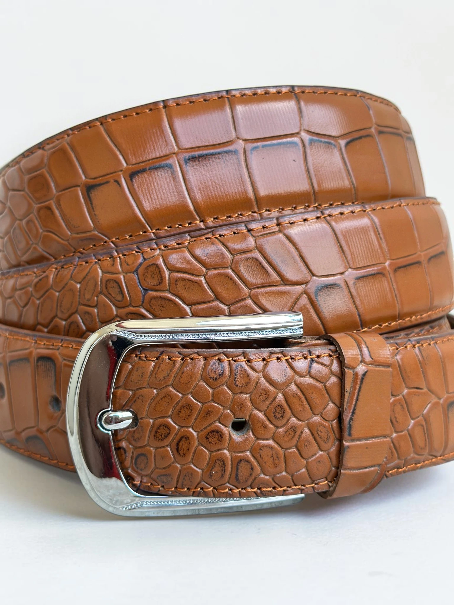 Men's Crocodile Embossed Leather Belt – Arched Silver Buckle (Image 7)