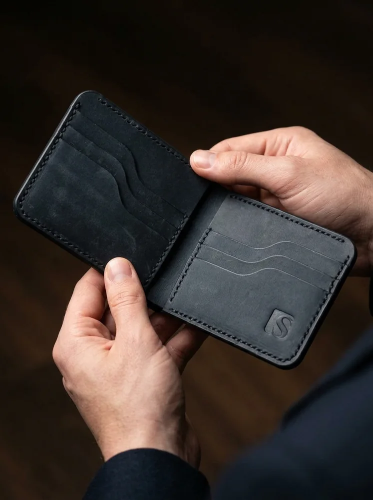 Full Grain Bifold Leather Wallet (Image 2)
