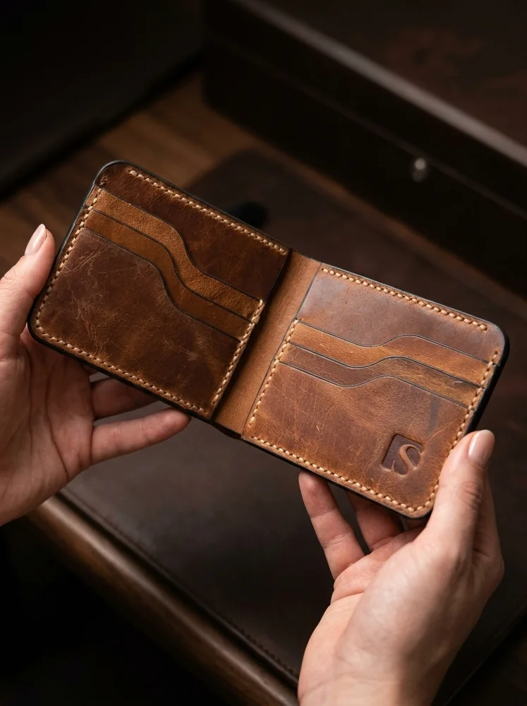 Full Grain Bifold Leather Wallet (Image 2)
