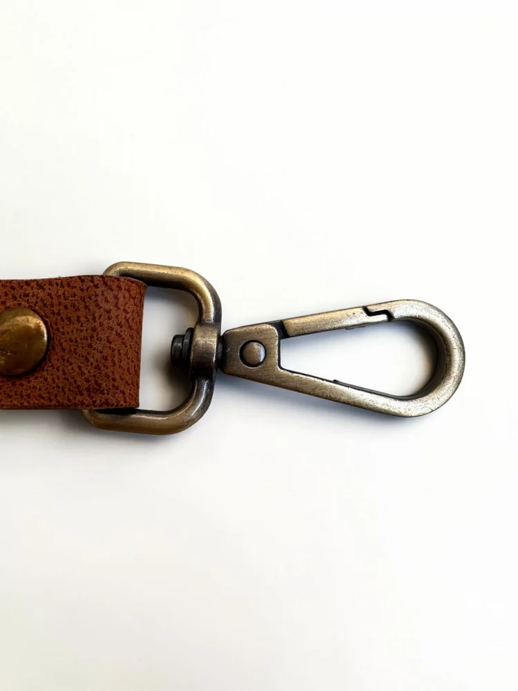 Leather Belt Loop Key Holder (Image 5)