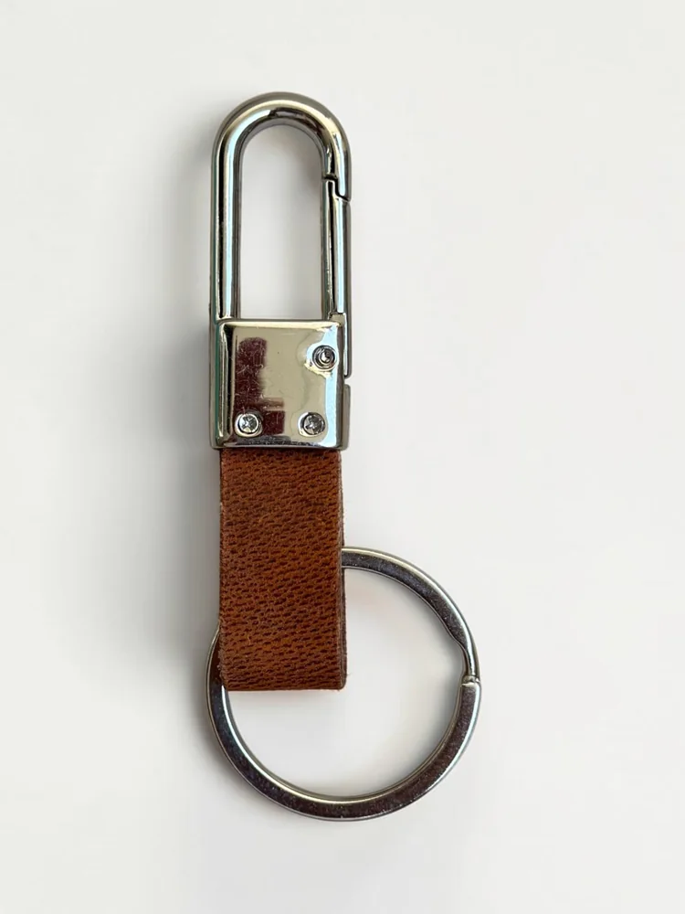 Leather Carabiner Clip Keychain (Image 4)