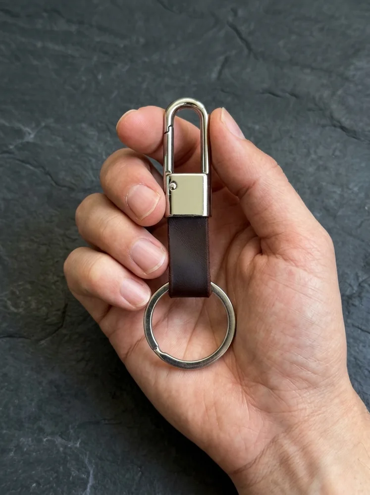 Leather Carabiner Clip Keychain (Image 2)