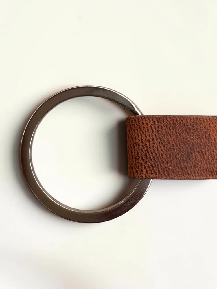 Leather Carabiner Clip Keychain (Image 6)
