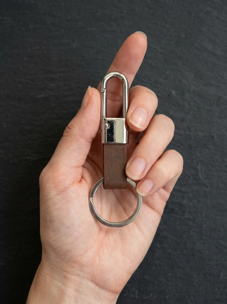 Leather Carabiner Clip Keychain (Image 2)