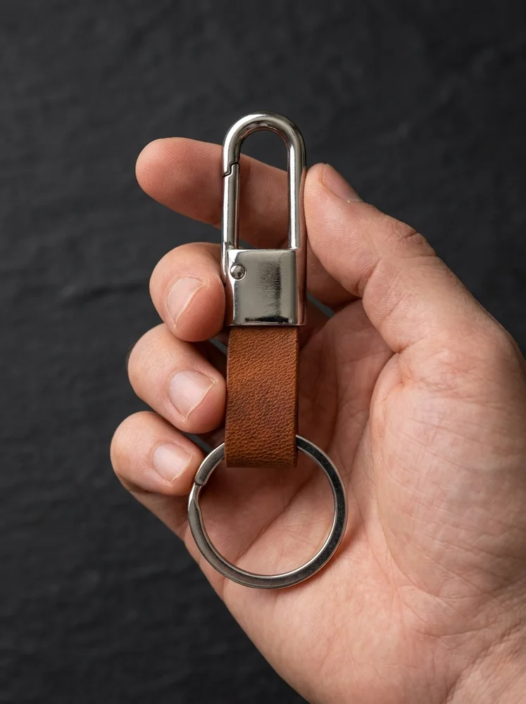 Leather Carabiner Clip Keychain (Image 2)