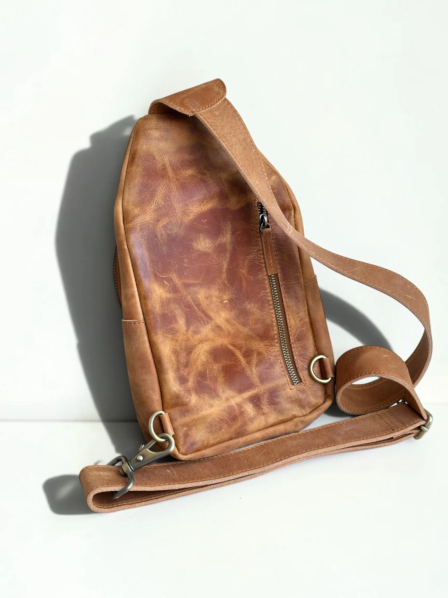 Universal Full-Grain Leather Crossbody Sling Bag (Image 6)