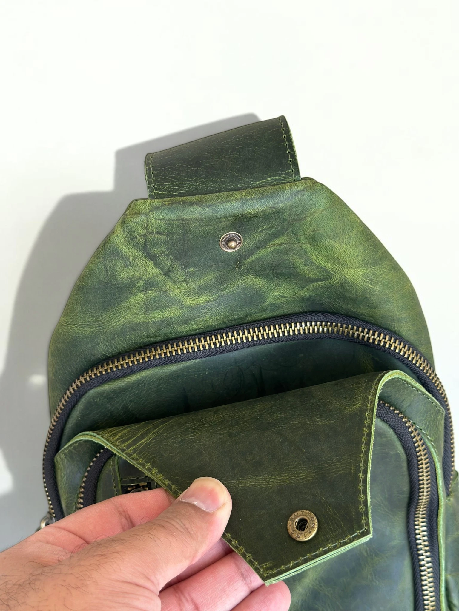 Universal Full-Grain Leather Crossbody Sling Bag (Image 10)