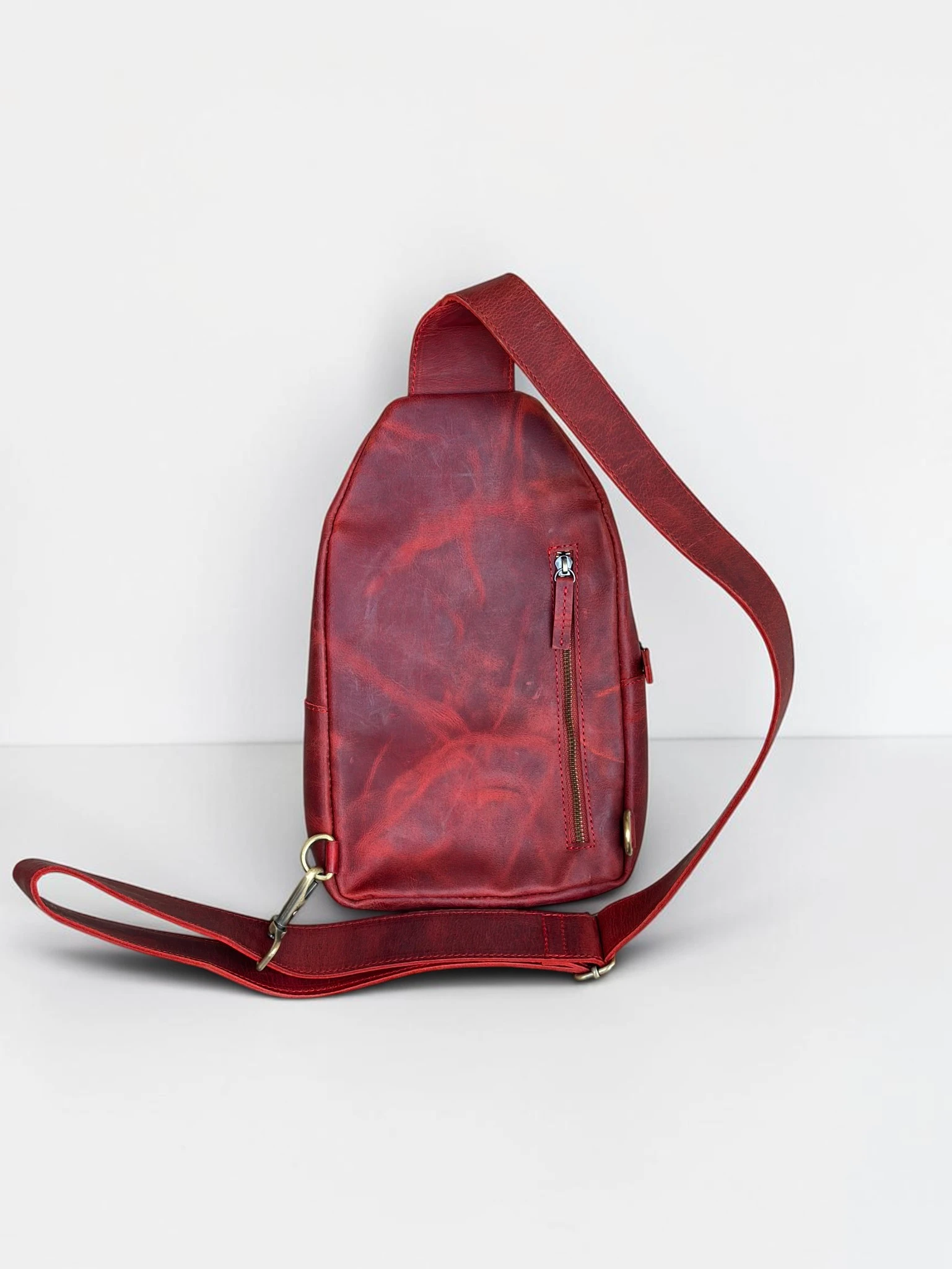 Universal Full-Grain Leather Crossbody Sling Bag (Image 7)