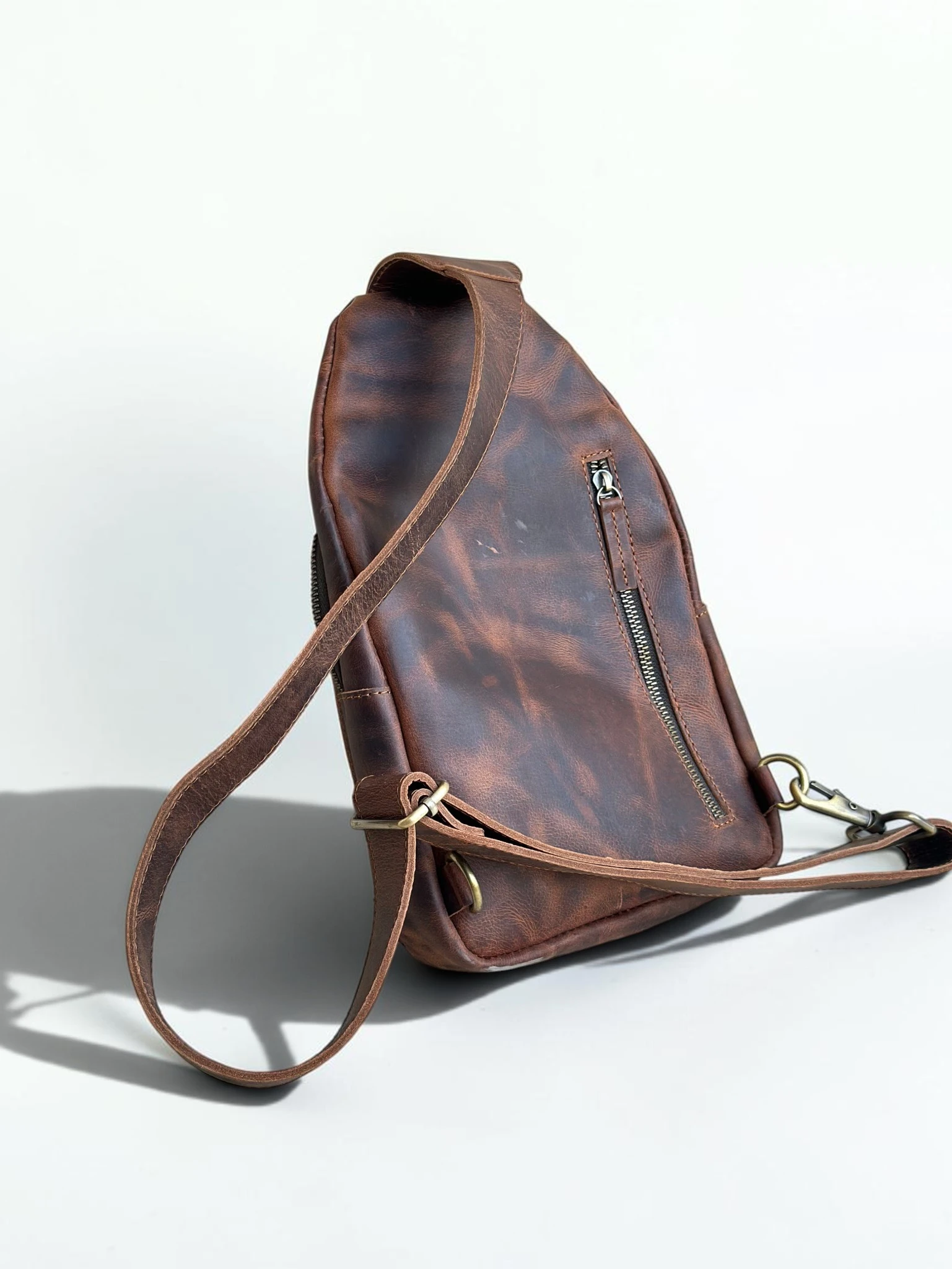 Universal Full-Grain Leather Crossbody Sling Bag (Image 7)