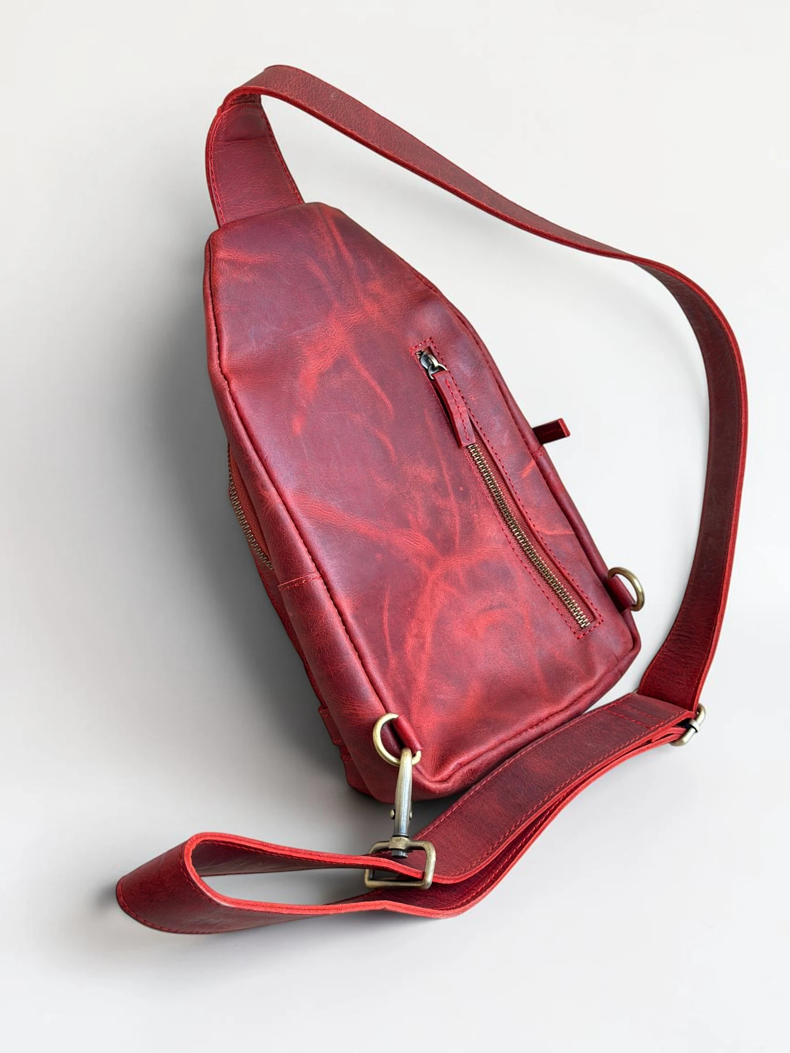 Universal Full-Grain Leather Crossbody Sling Bag (Image 6)