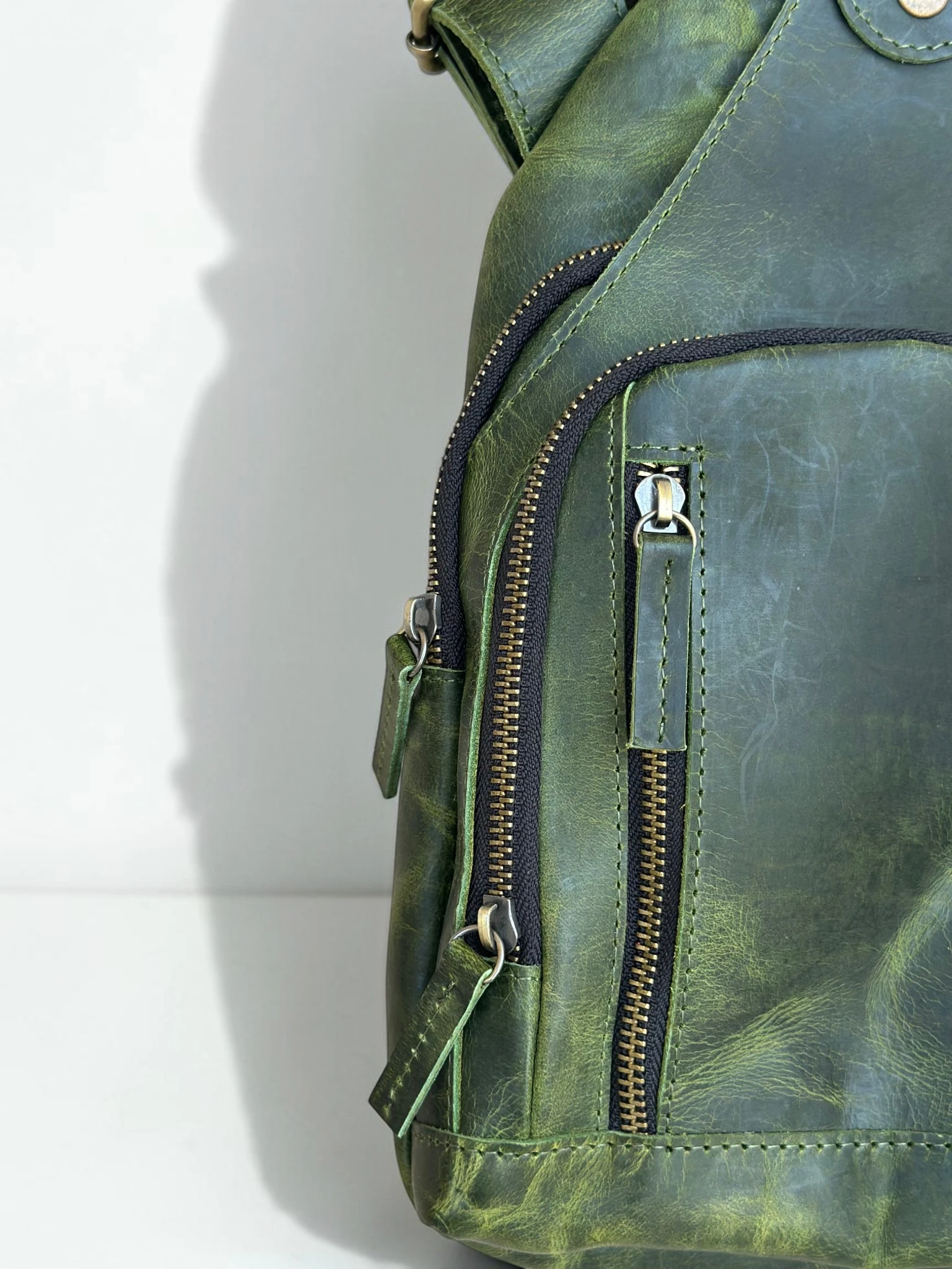 Universal Full-Grain Leather Crossbody Sling Bag (Image 2)