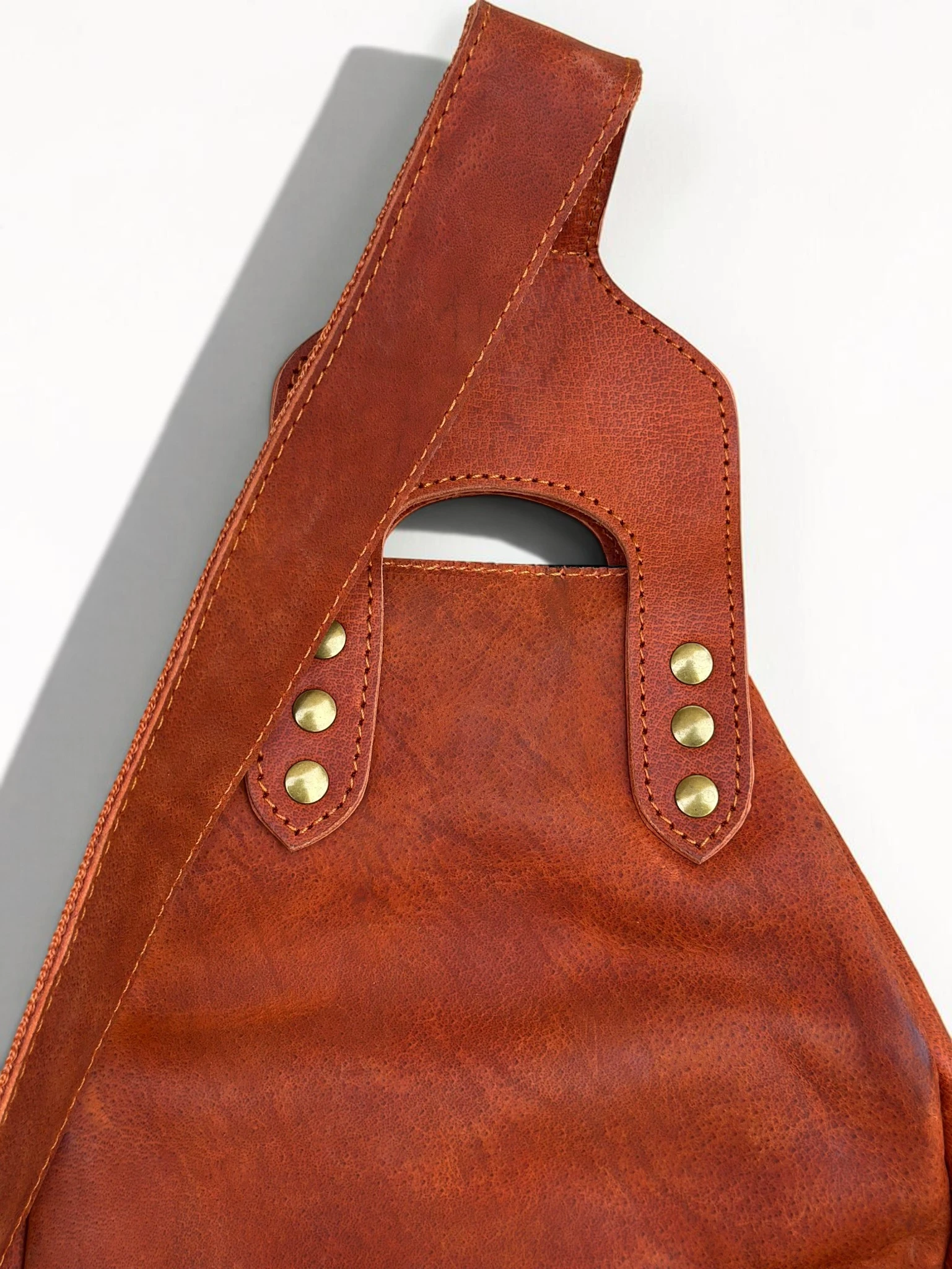 Universal Full-Grain Leather Crossbody Sling Bag (Image 8)