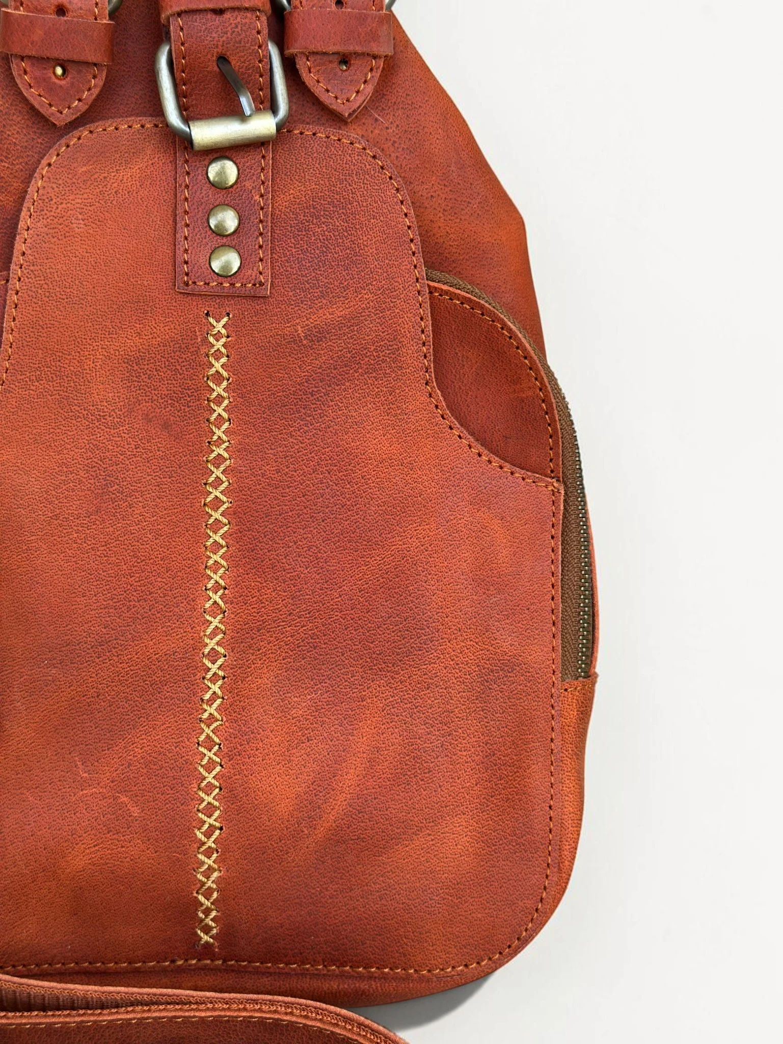Universal Full-Grain Leather Crossbody Sling Bag (Image 3)