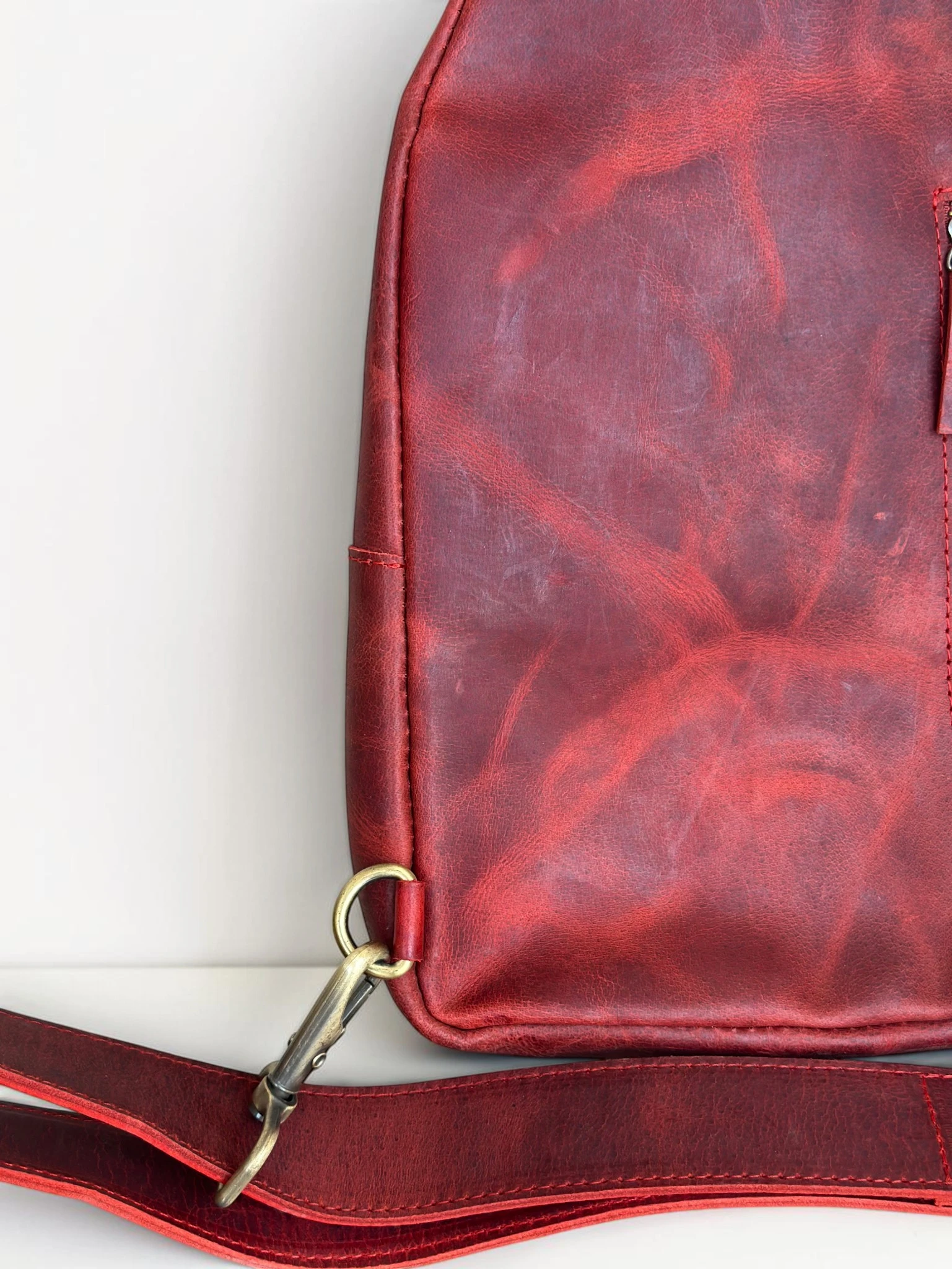 Universal Full-Grain Leather Crossbody Sling Bag (Image 8)