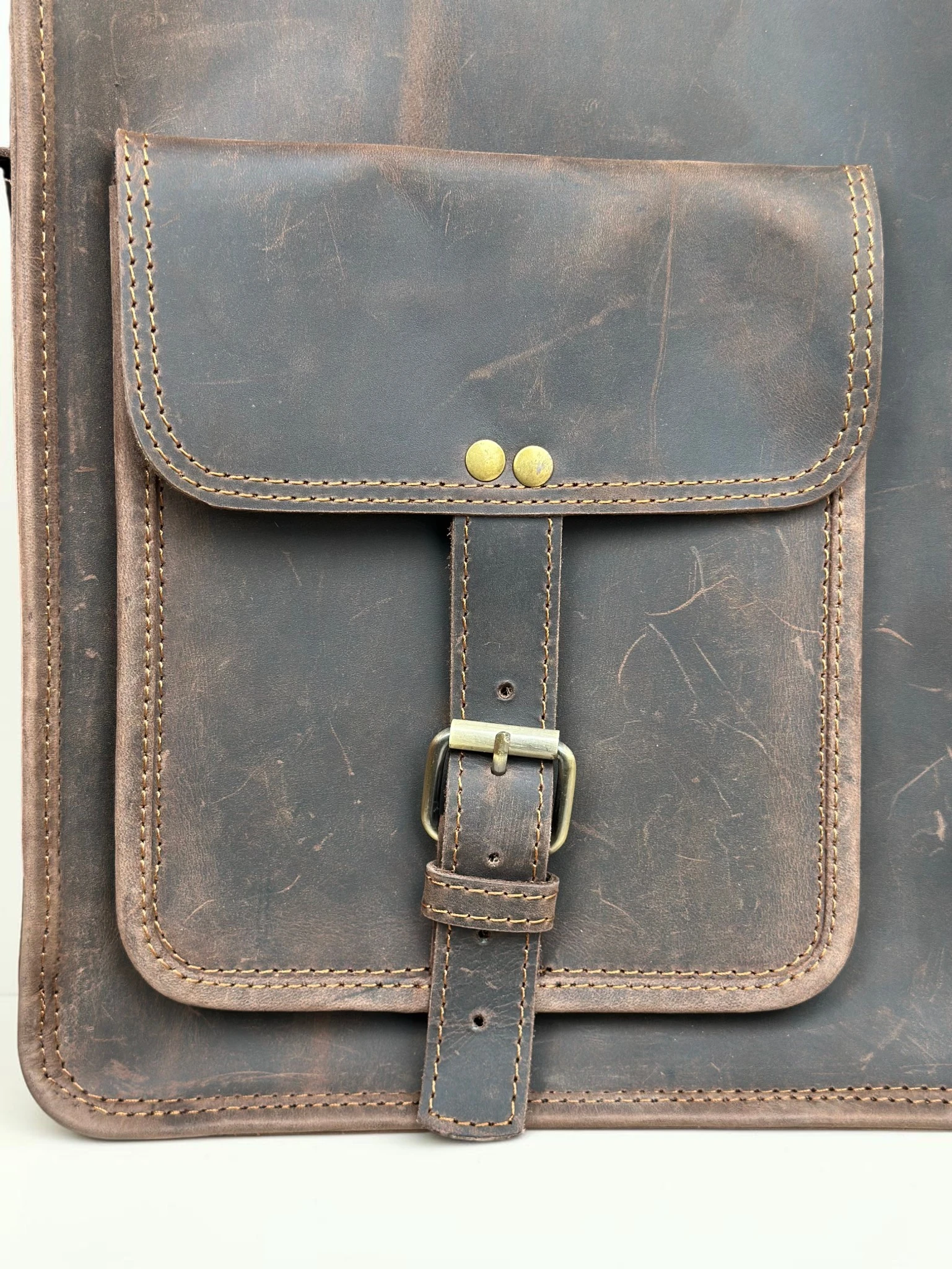 Men's Large Leather Laptop Bag & Executive Briefcase (Image 9)