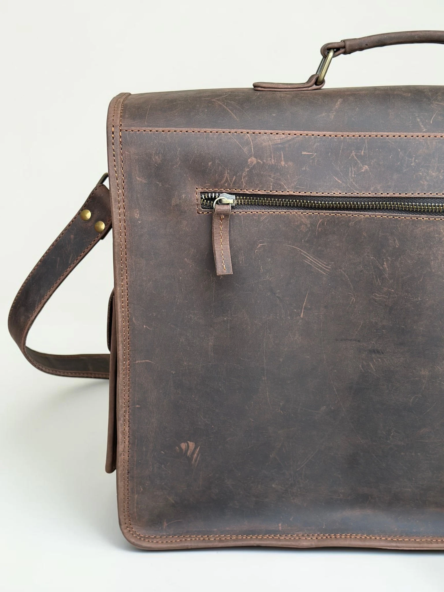 Men's Large Leather Laptop Bag & Executive Briefcase (Image 7)