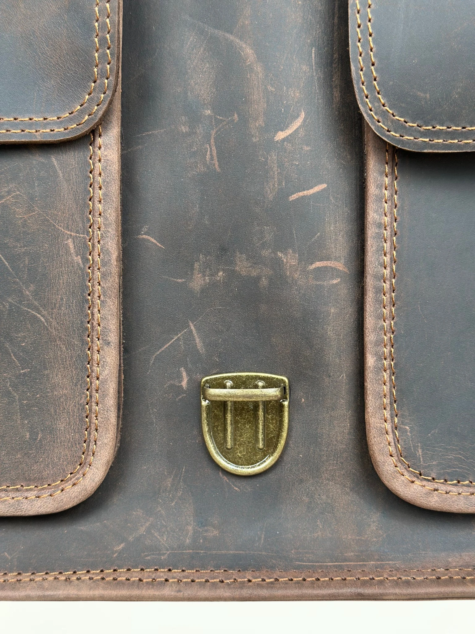 Men's Large Leather Laptop Bag & Executive Briefcase (Image 10)