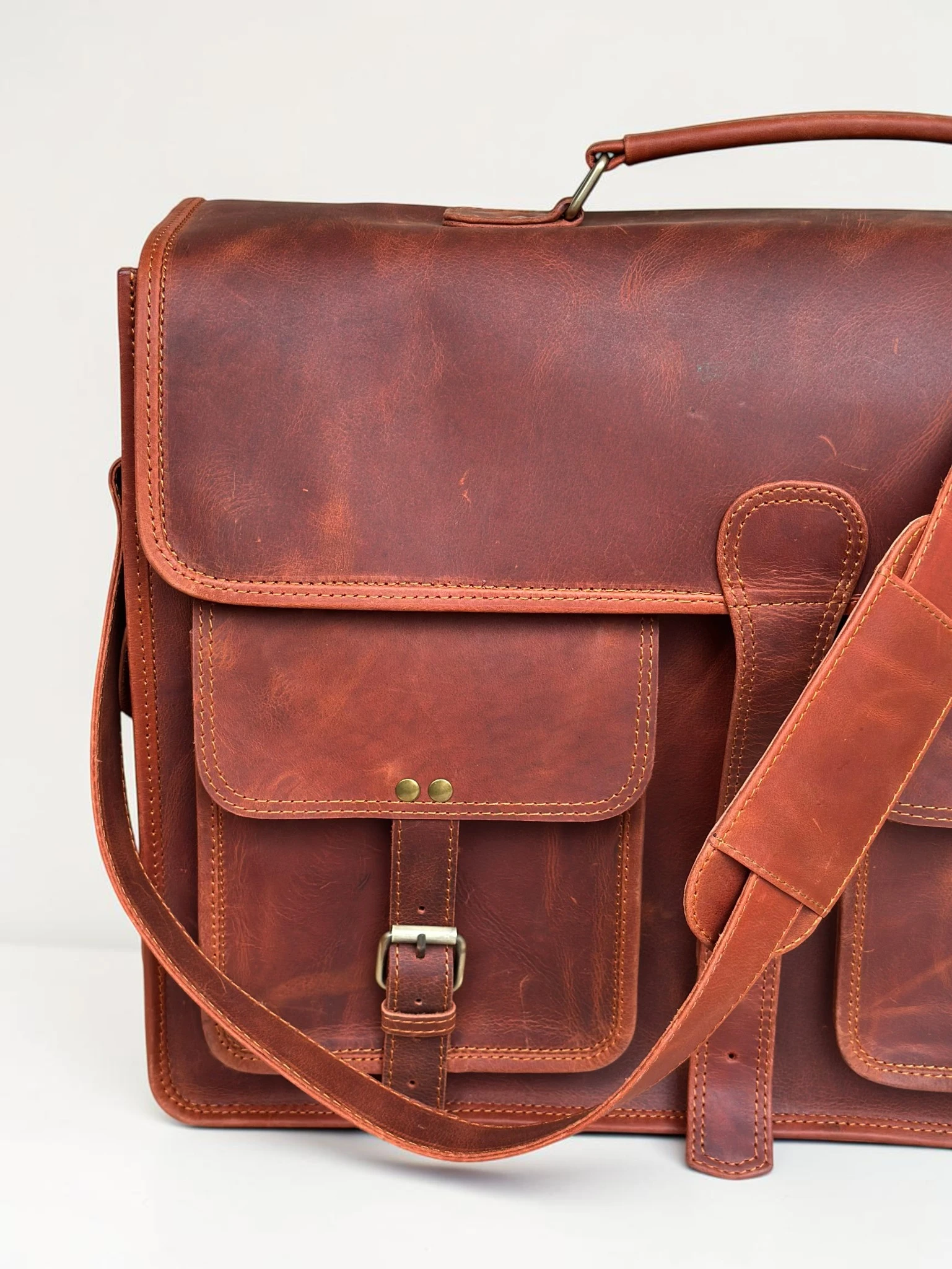 Men's Large Leather Laptop Bag & Executive Briefcase (Image 4)