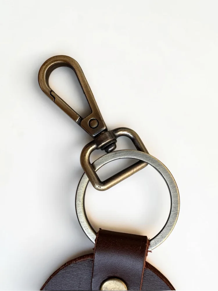 Leather Shield Key Fob with Clasp (Image 6)
