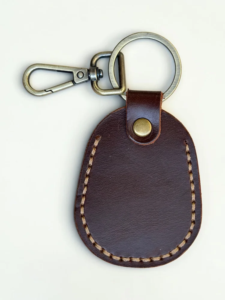 Leather Shield Key Fob with Clasp (Image 4)