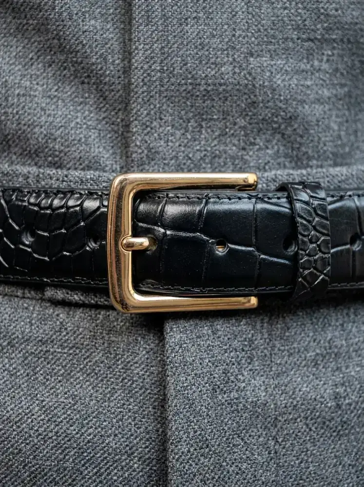 Men's Crocodile Embossed Leather Belt – Gold Buckle (Image 3)