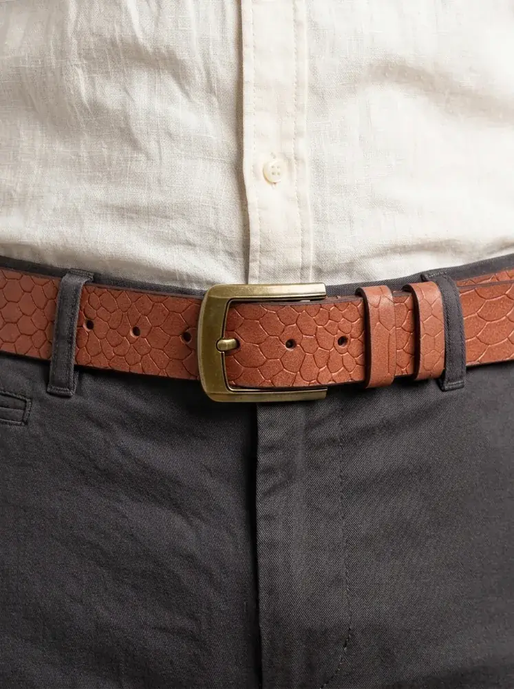 Men's Embossed Cowhide Leather Belt – Floral Basketweave (Image 2)