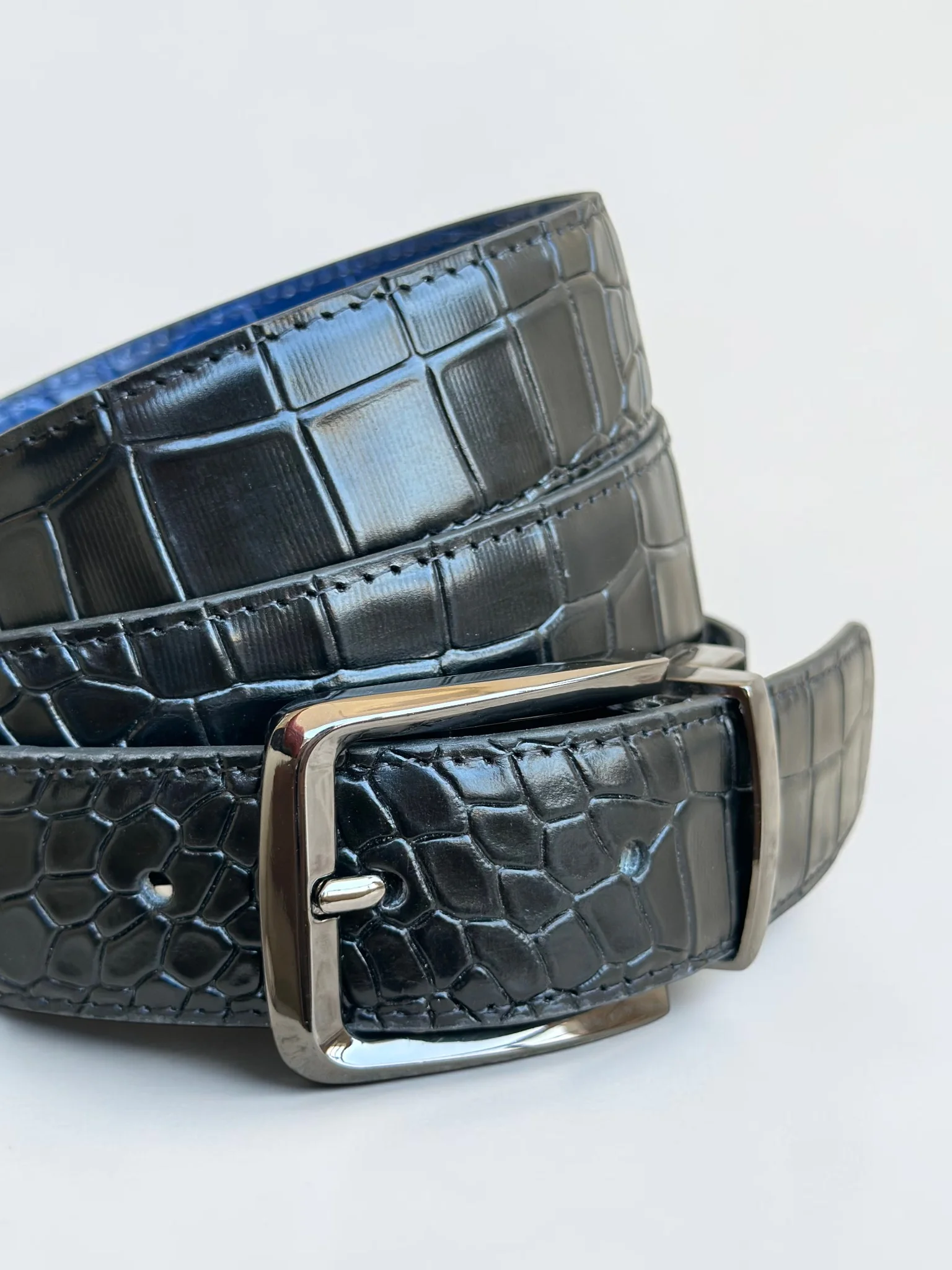 Men's Reversible Crocodile Leather Belt – Black Buckle (Image 6)