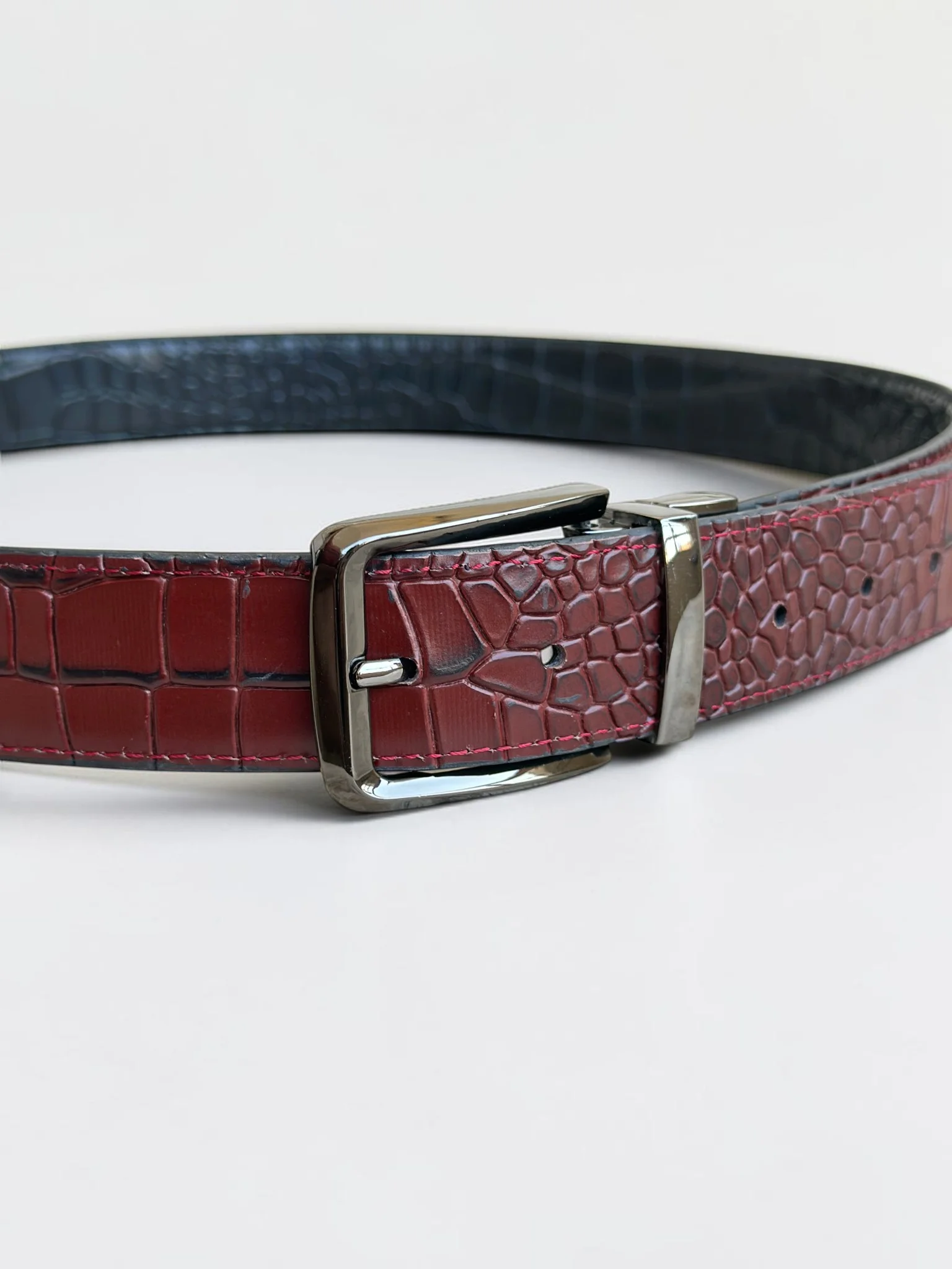 Men's Reversible Crocodile Leather Belt – Black Buckle (Image 8)