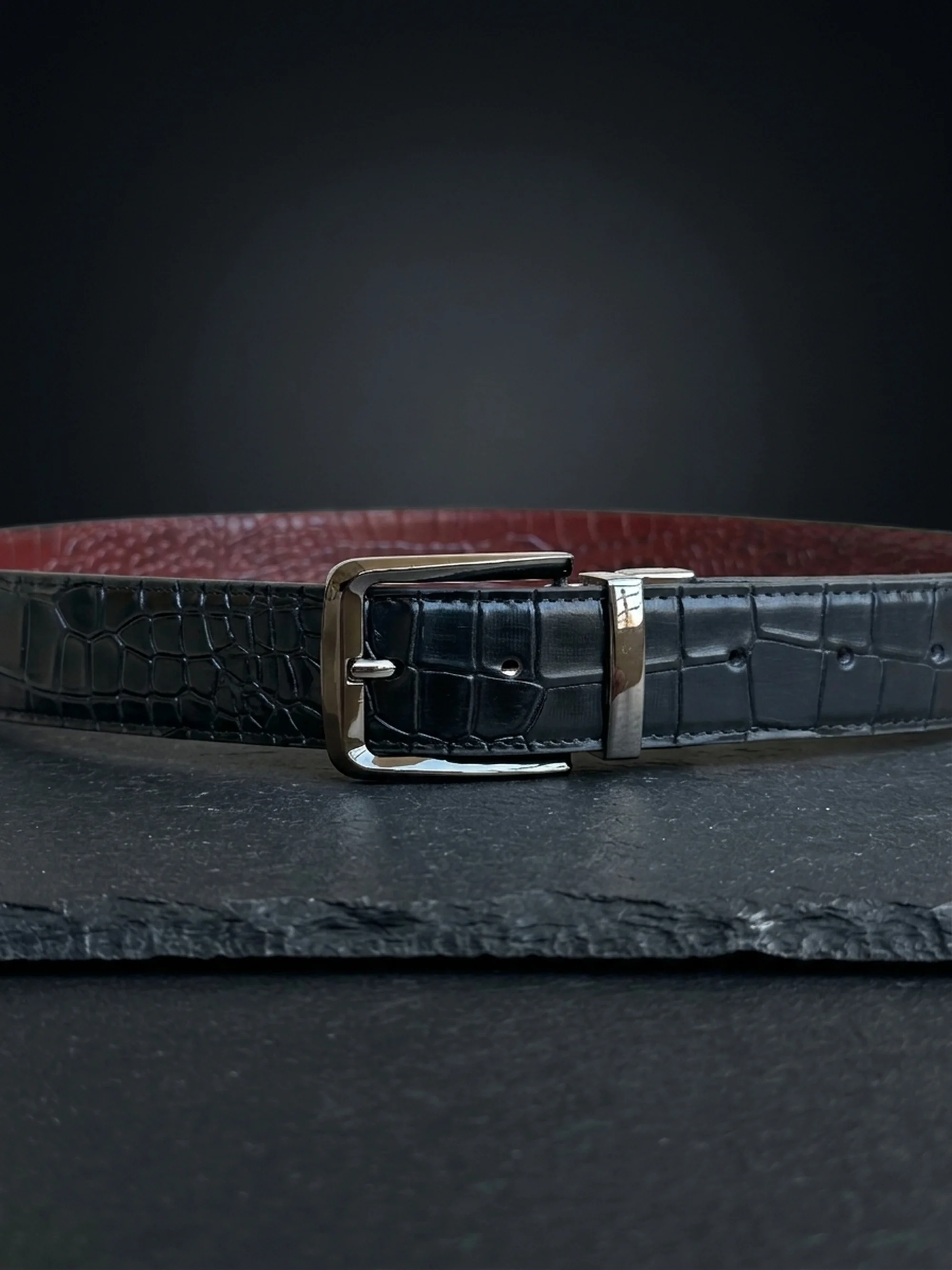 Men's Reversible Crocodile Leather Belt – Black Buckle (Image 2)