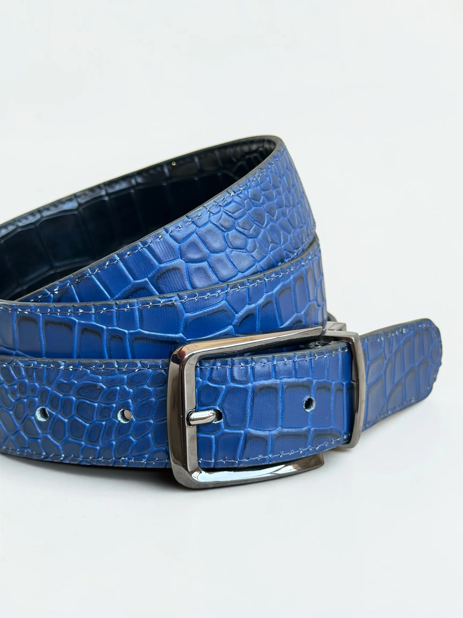 Men's Reversible Crocodile Leather Belt – Black Buckle (Image 11)