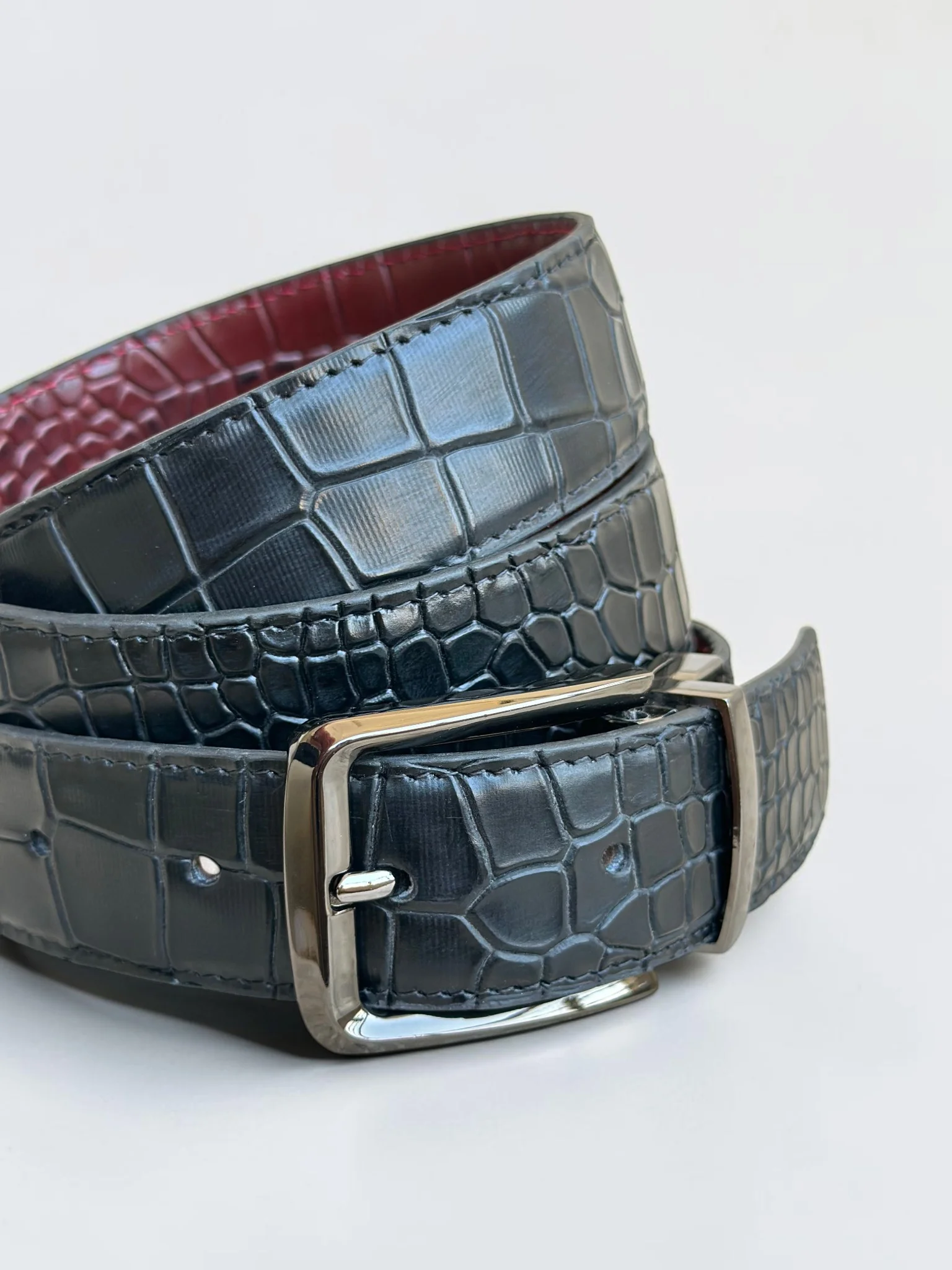 Men's Reversible Crocodile Leather Belt – Black Buckle (Image 6)