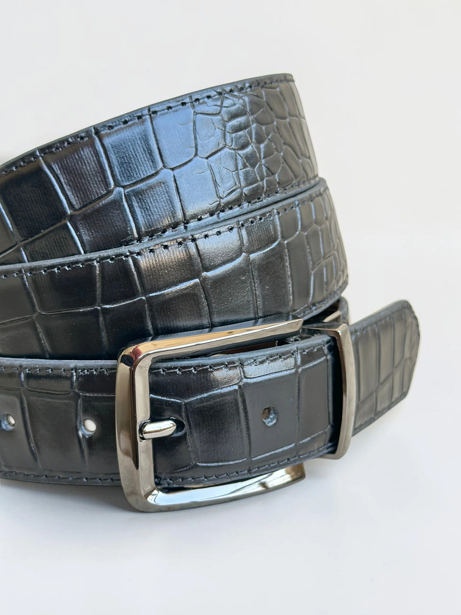 Men's Reversible Crocodile Leather Belt – Black Buckle (Image 6)