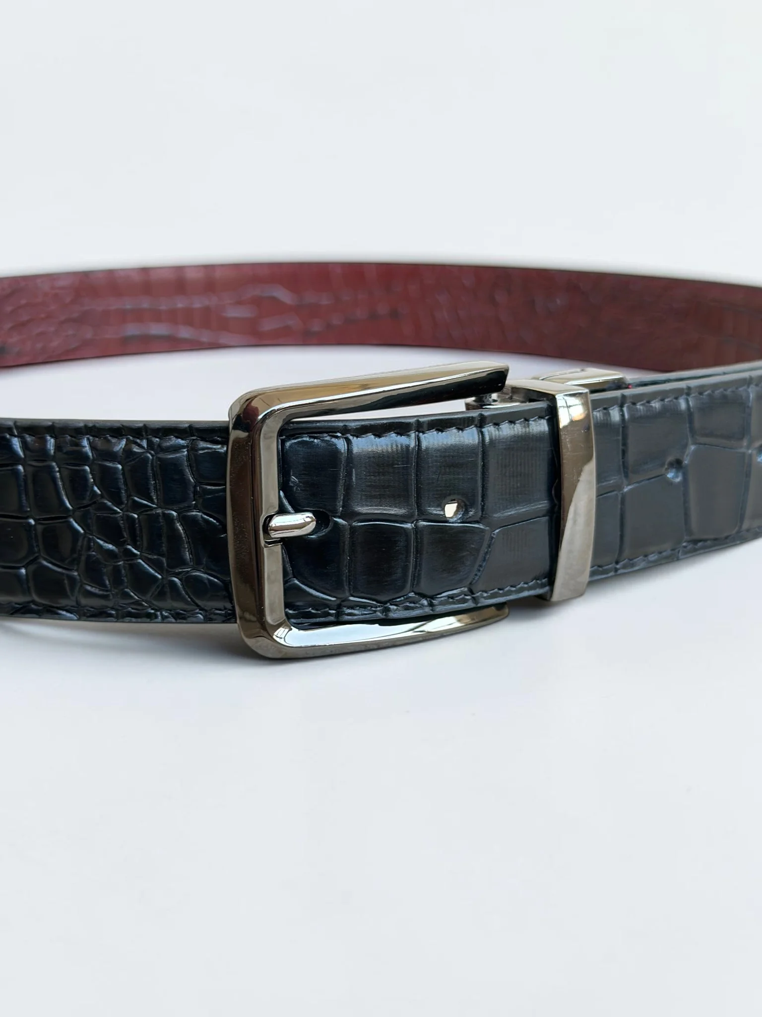 Men's Reversible Crocodile Leather Belt – Black Buckle (Image 3)