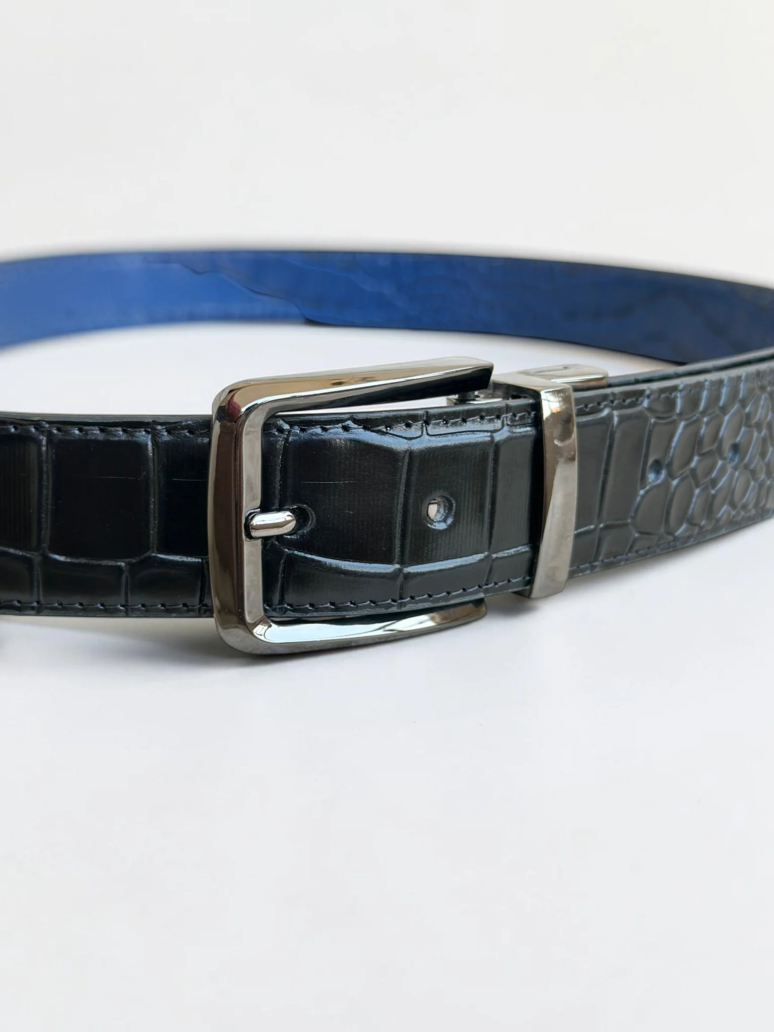 Men's Reversible Crocodile Leather Belt – Black Buckle (Image 3)