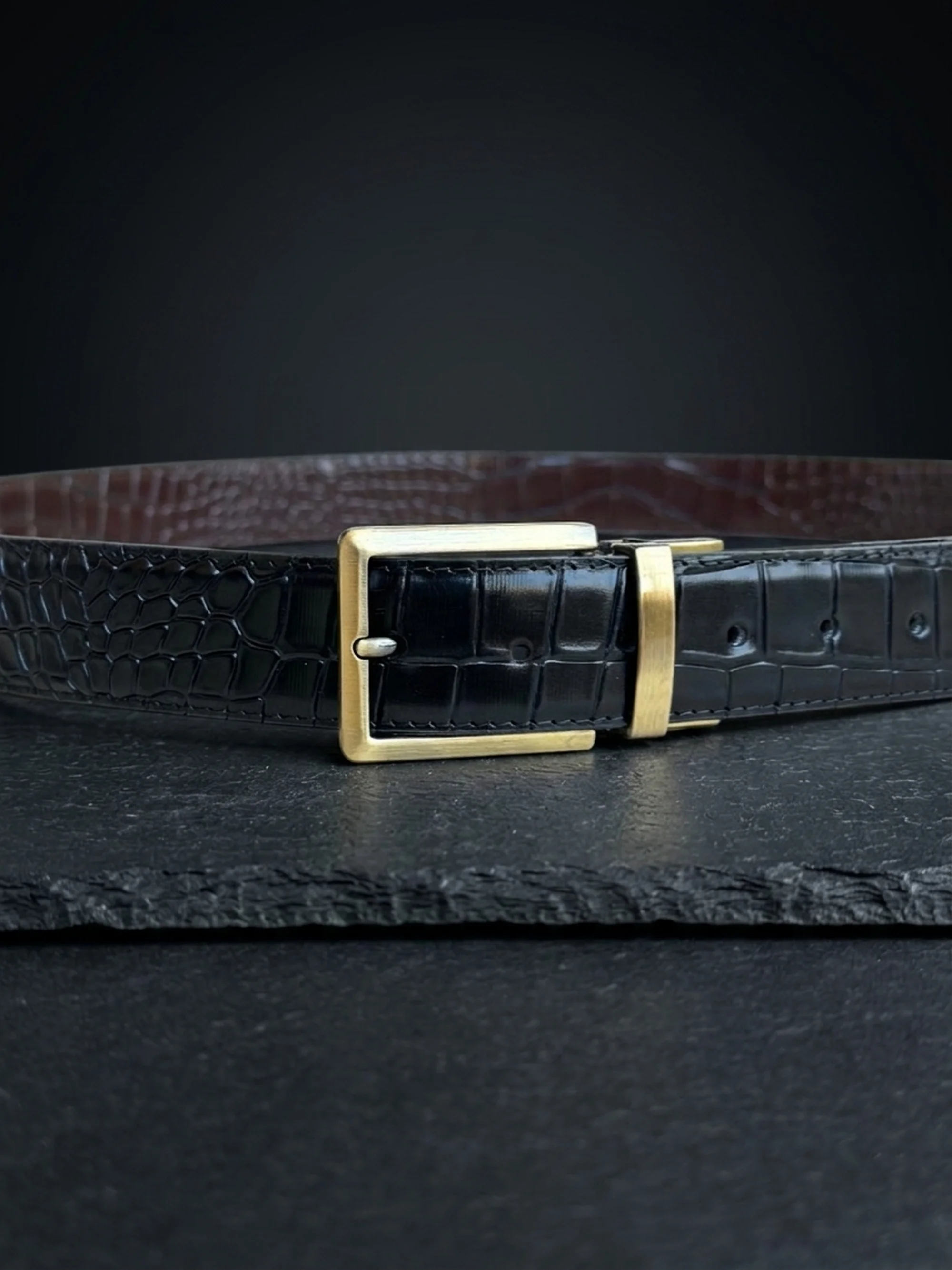 Men's Reversible Crocodile Leather Belt – Bronze Buckle (Image 2)