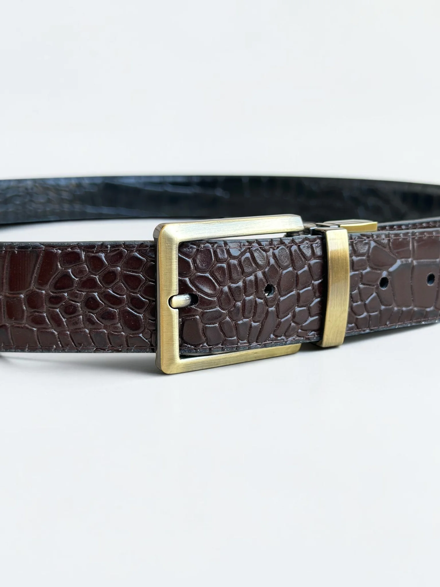 Men's Reversible Crocodile Leather Belt – Bronze Buckle (Image 8)