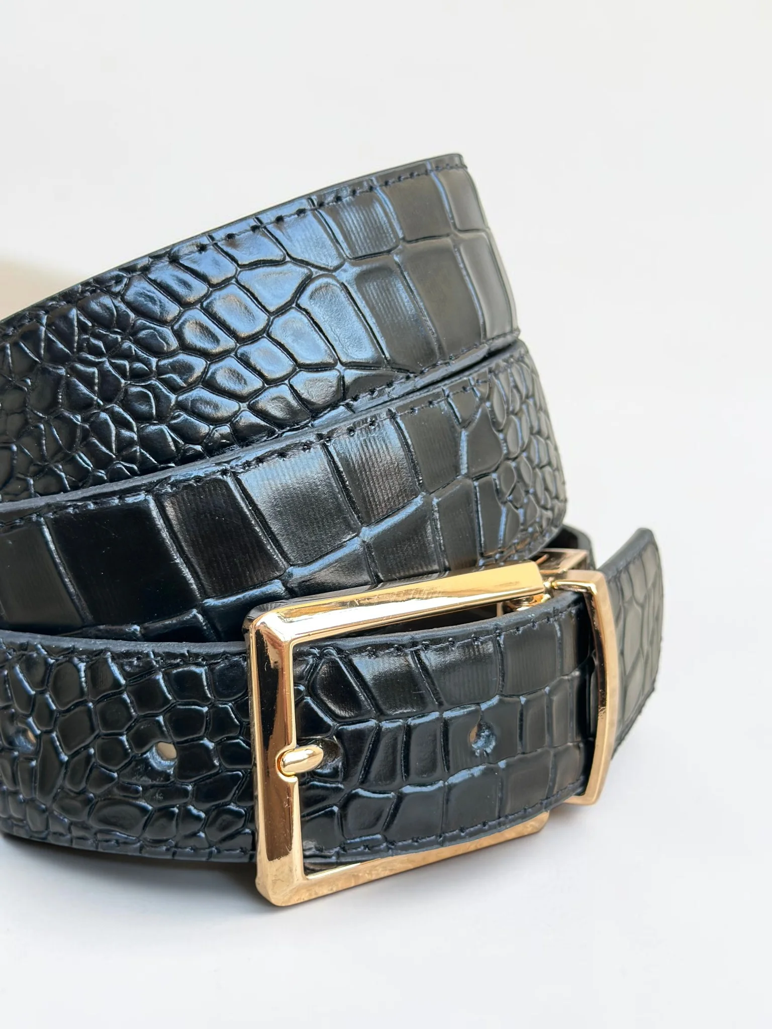 Men's Reversible Crocodile Leather Belt – Gold Buckle (Image 6)