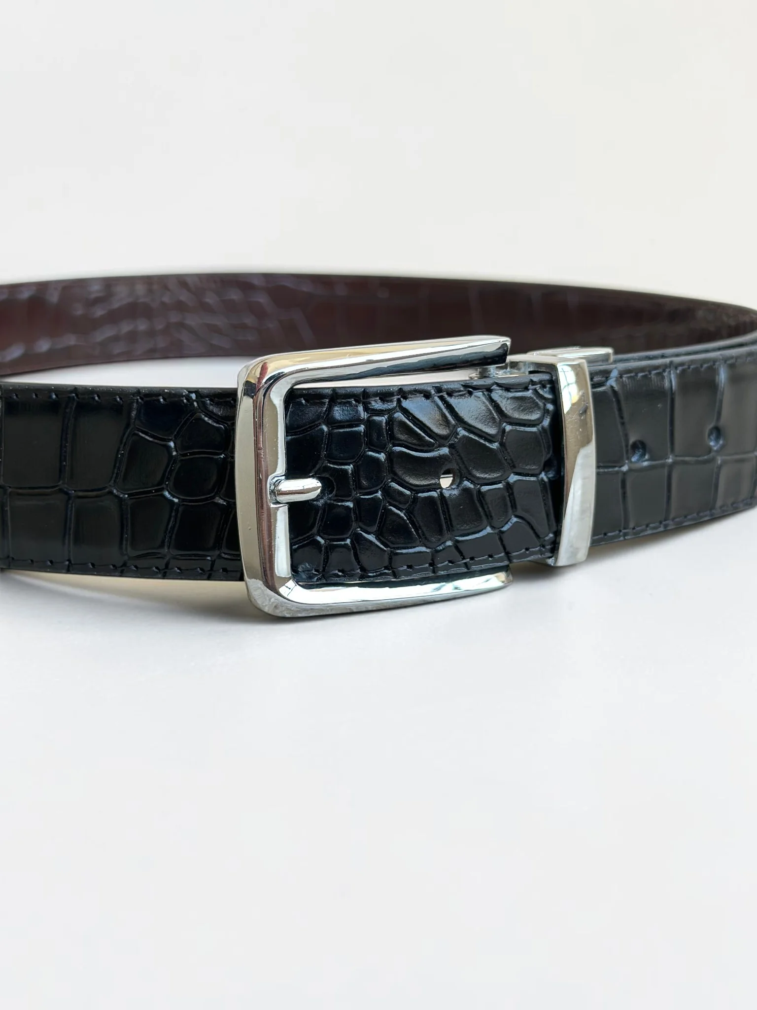 Men's Reversible Crocodile Leather Belt – Silver Buckle (Image 3)