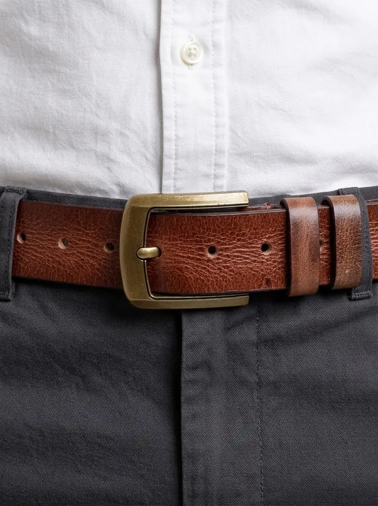 Men's Vintage Textured Leather Belt – Heritage Brass Buckle (Image 5)