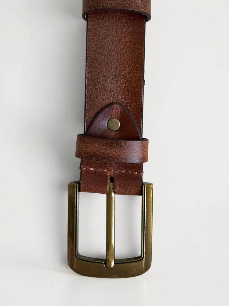 Men's Vintage Textured Leather Belt – Heritage Brass Buckle (Image 10)