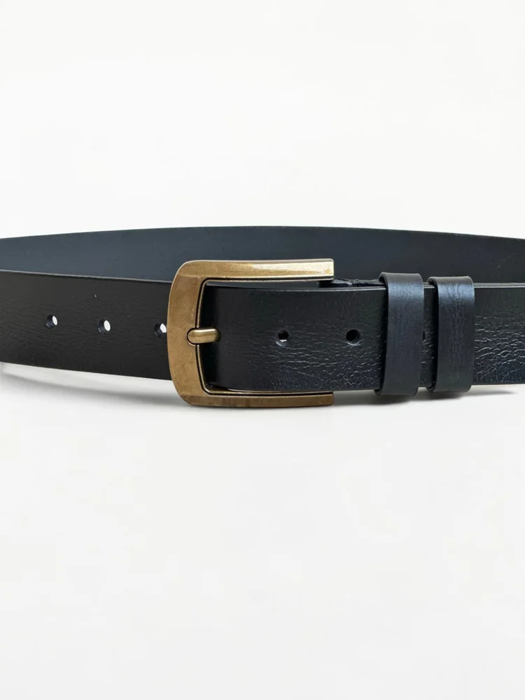Men's Vintage Textured Leather Belt – Heritage Brass Buckle (Image 4)