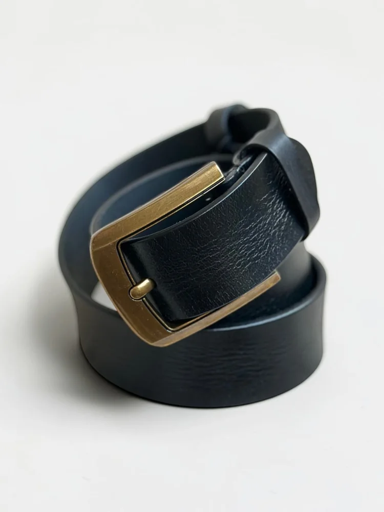 Men's Vintage Textured Leather Belt – Heritage Brass Buckle (Image 6)