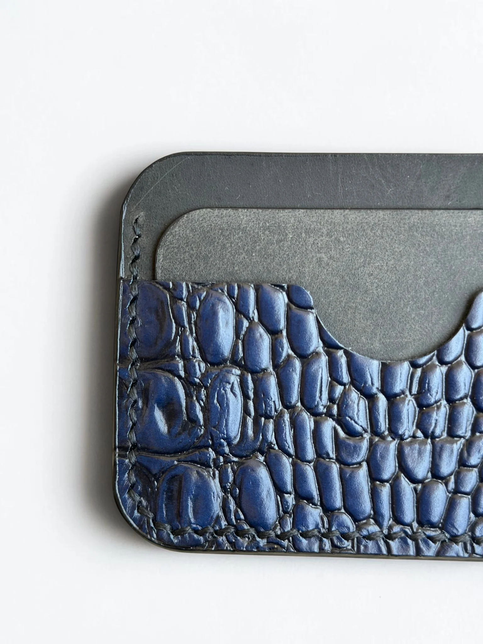 Slim Crocodile Leather Cardholder (Image 4)