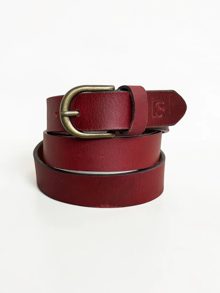 Women's Leather Belt with Antique Brass Buckle (Image 5)