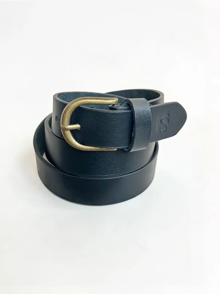 Women's Leather Belt with Antique Brass Buckle (Image 6)