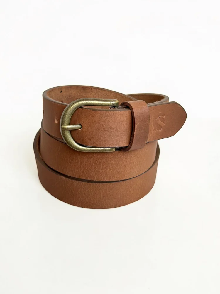 Women's Leather Belt with Antique Brass Buckle (Image 6)