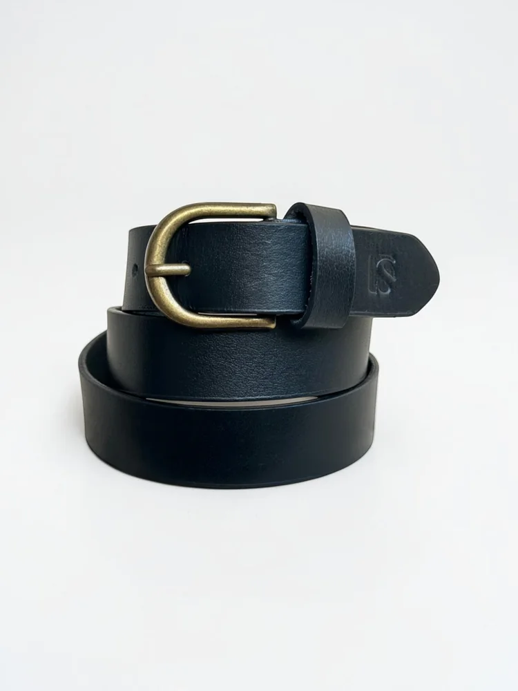 Women's Leather Belt with Antique Brass Buckle (Image 5)