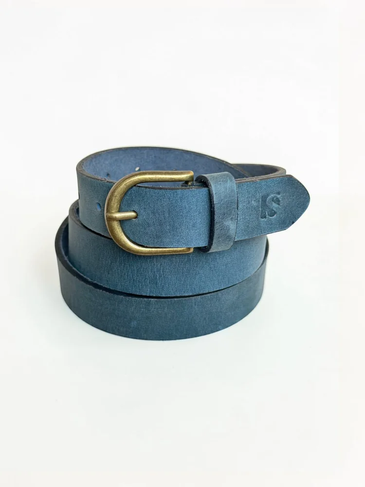 Women's Leather Belt with Antique Brass Buckle (Image 6)